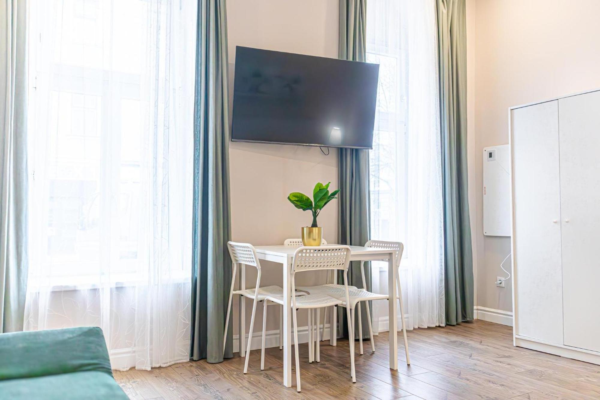 Apartment Stylish Apartment Wiener Stadthalle Wien