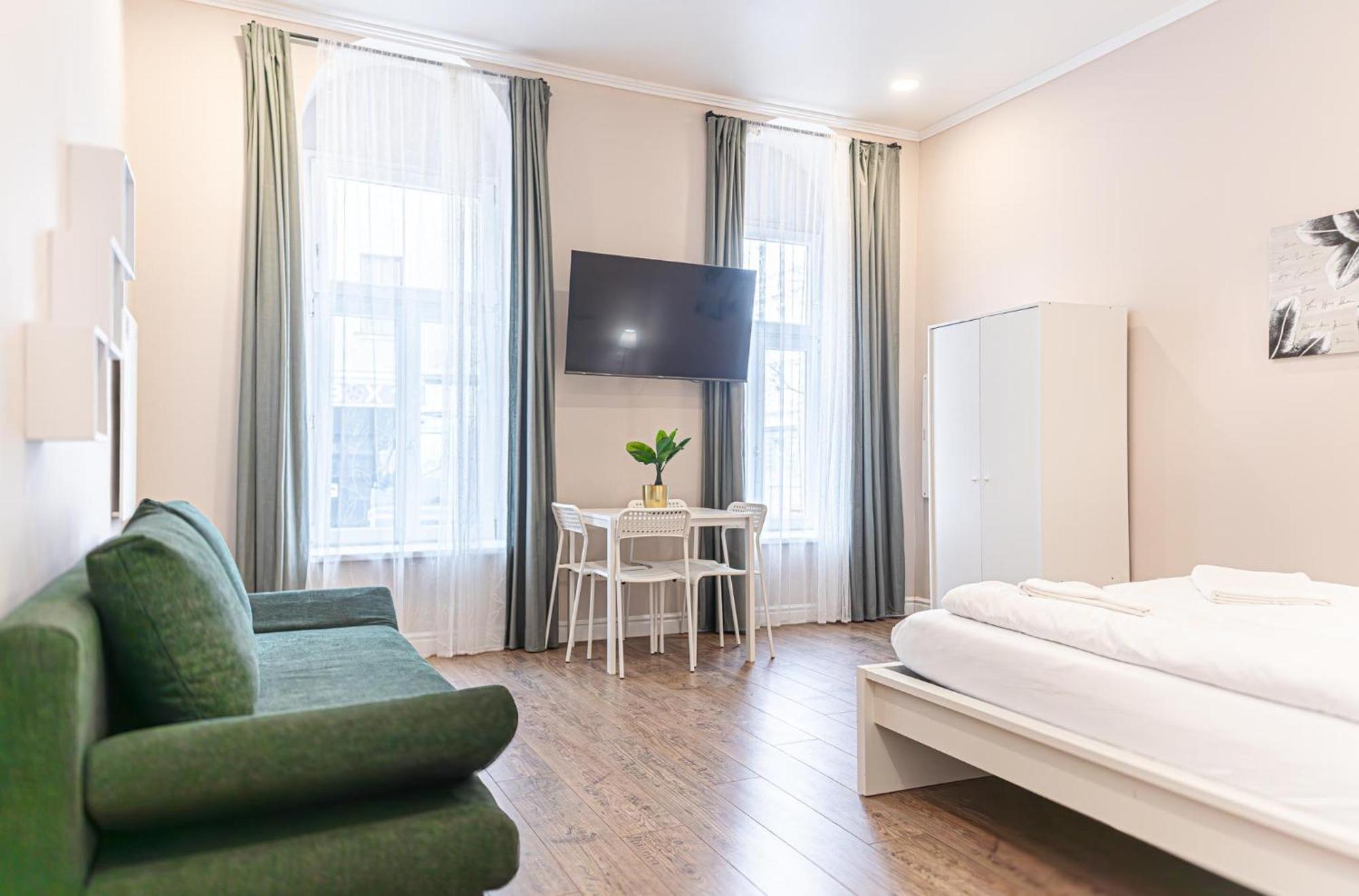 Stylish Apartment Wiener Stadthalle Apartment